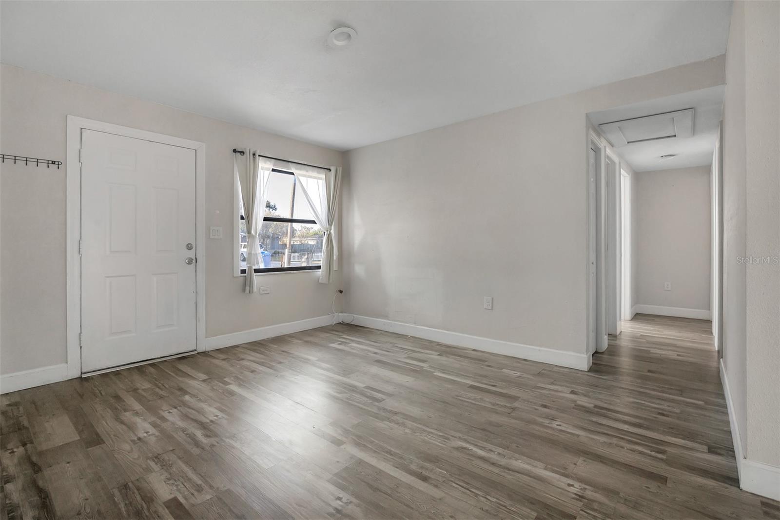 Image 7 of 20 For 147 Melanie Lane