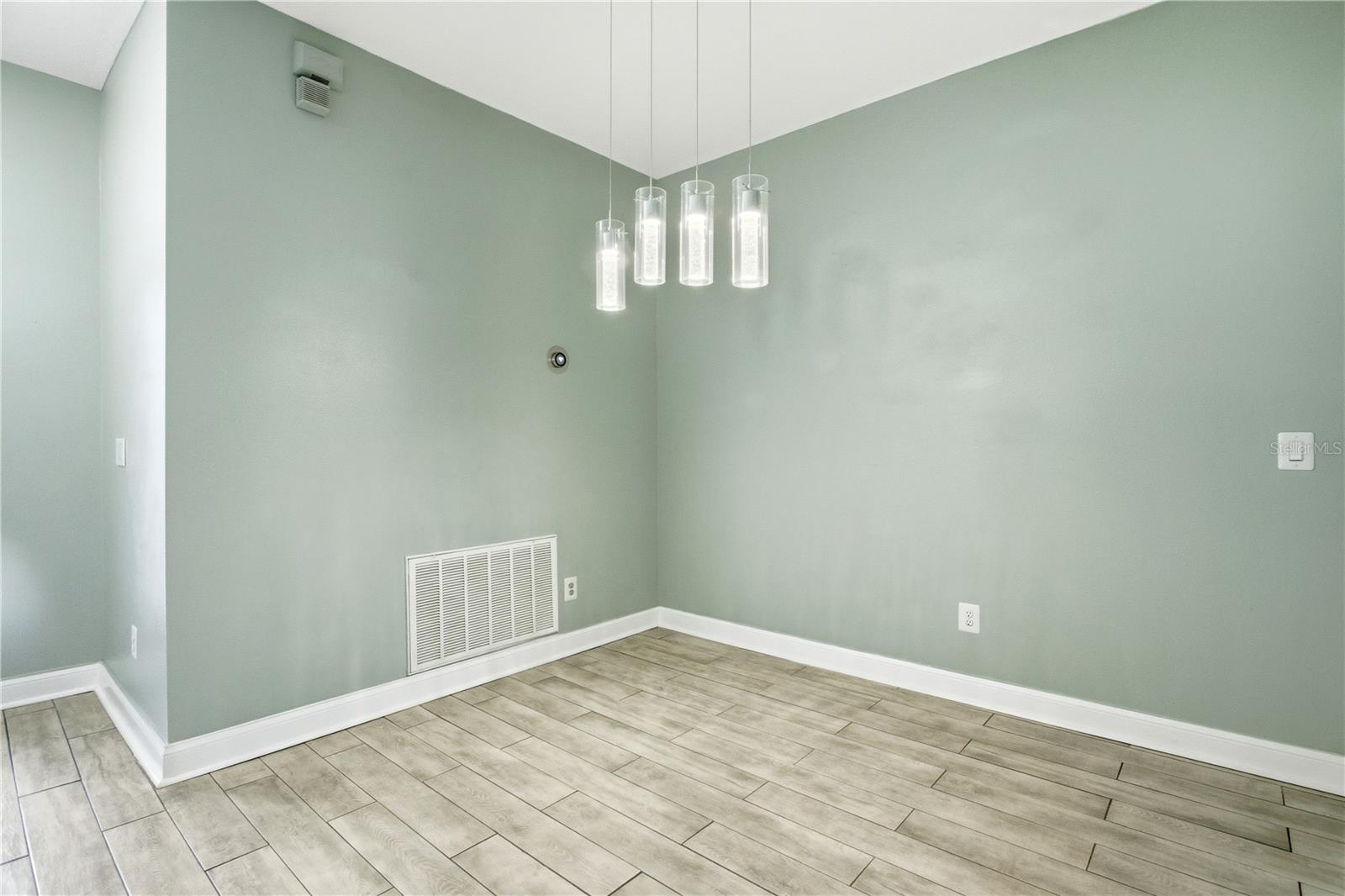 Image 5 of 46 For 3703 Moon Dancer Place