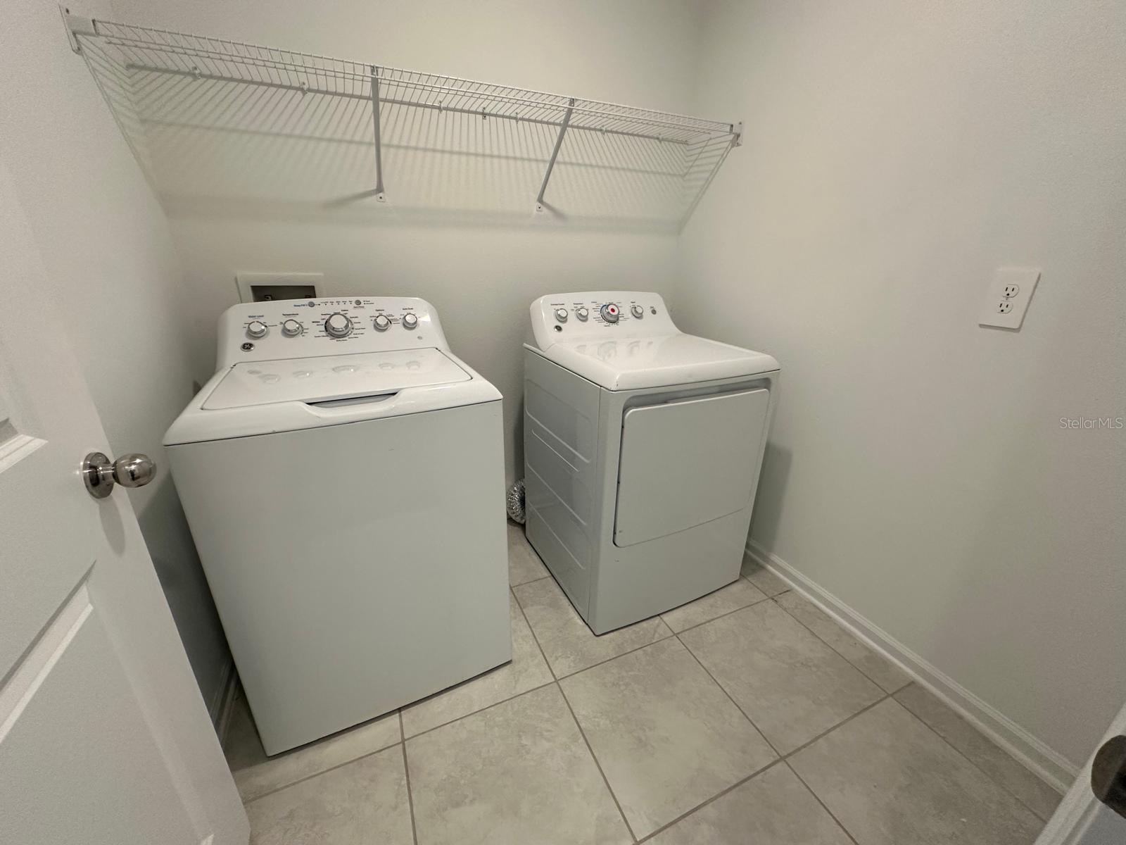 Image 19 of 21 For 989 Harold Pass