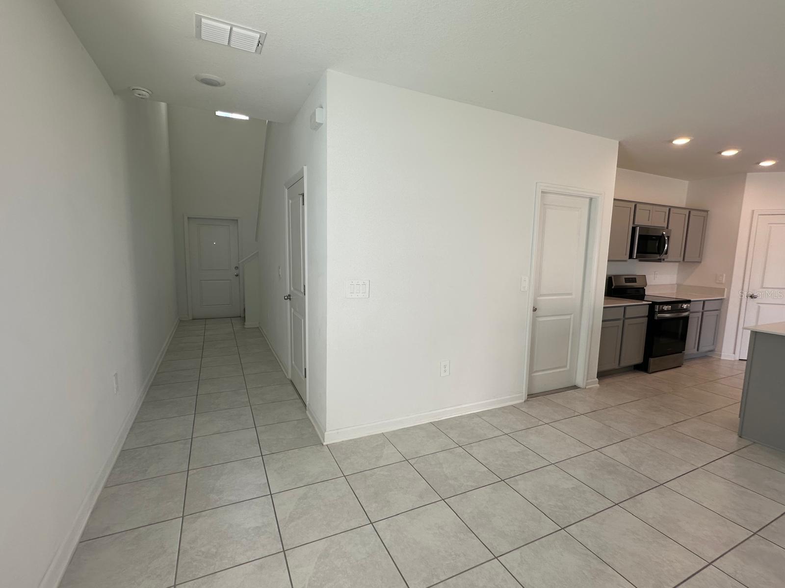 Image 2 of 21 For 989 Harold Pass