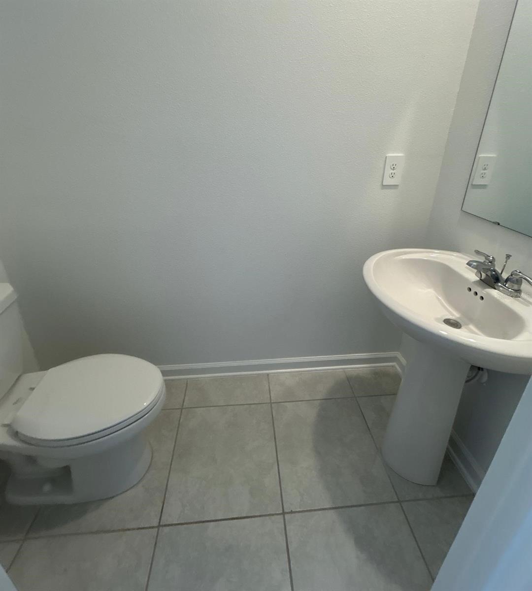 Image 7 of 21 For 989 Harold Pass