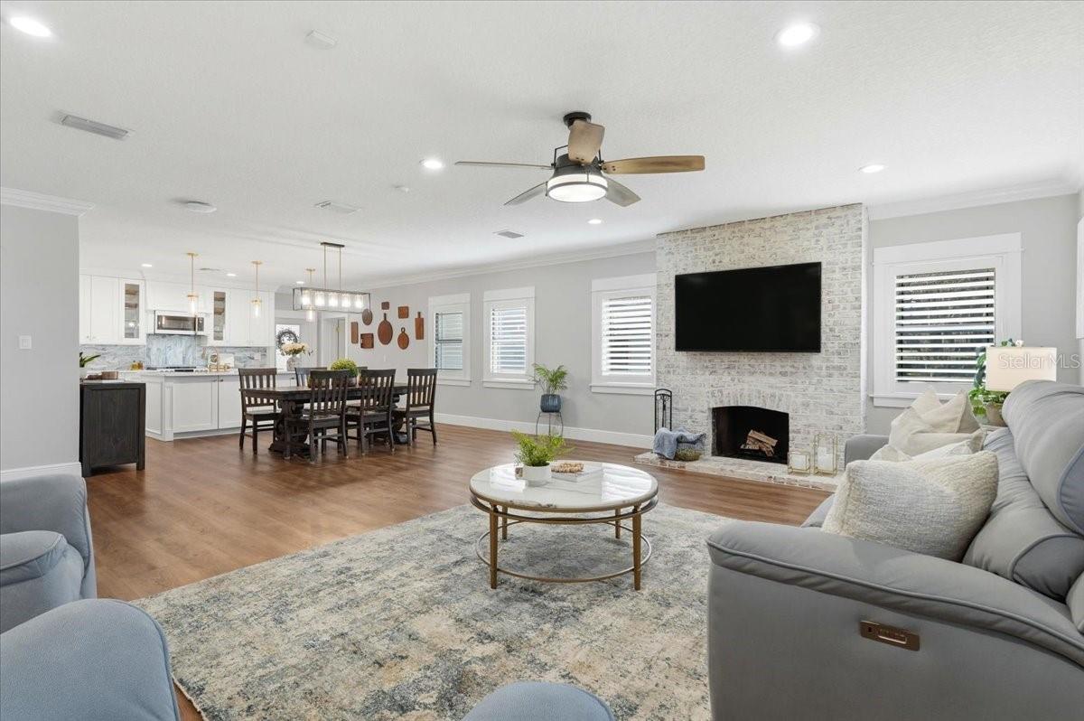 Image 20 of 77 For 12434 Lakeshore Drive