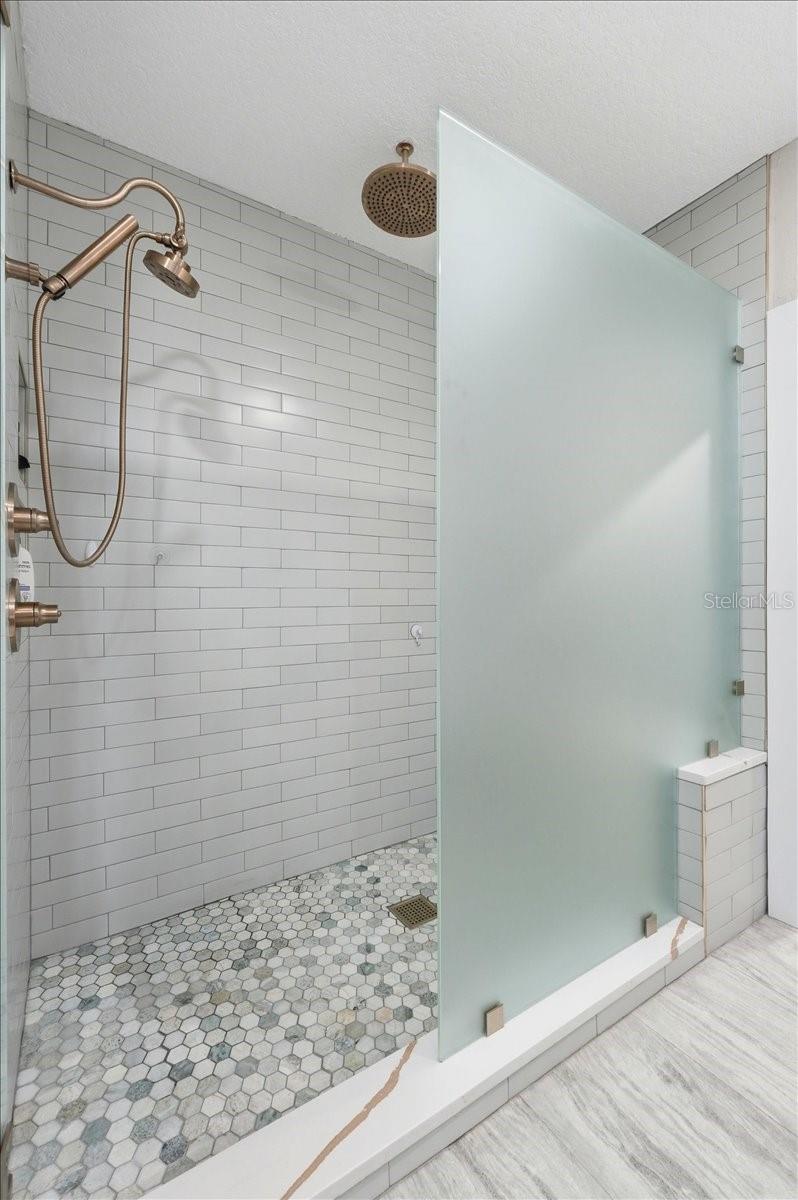 Image 40 of 77 For 12434 Lakeshore Drive