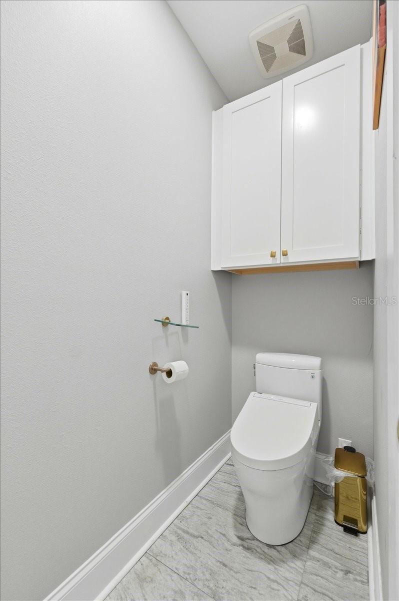 Image 41 of 77 For 12434 Lakeshore Drive