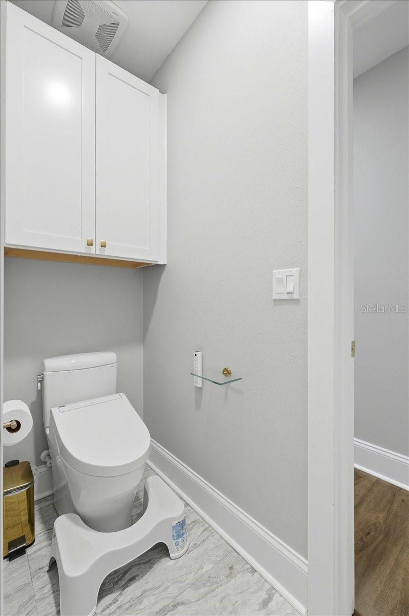 Image 42 of 77 For 12434 Lakeshore Drive