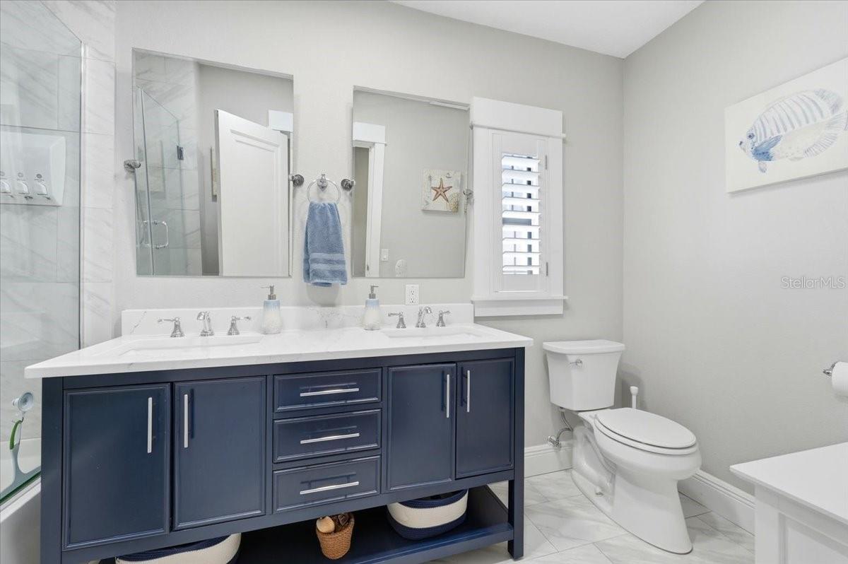 Image 51 of 77 For 12434 Lakeshore Drive