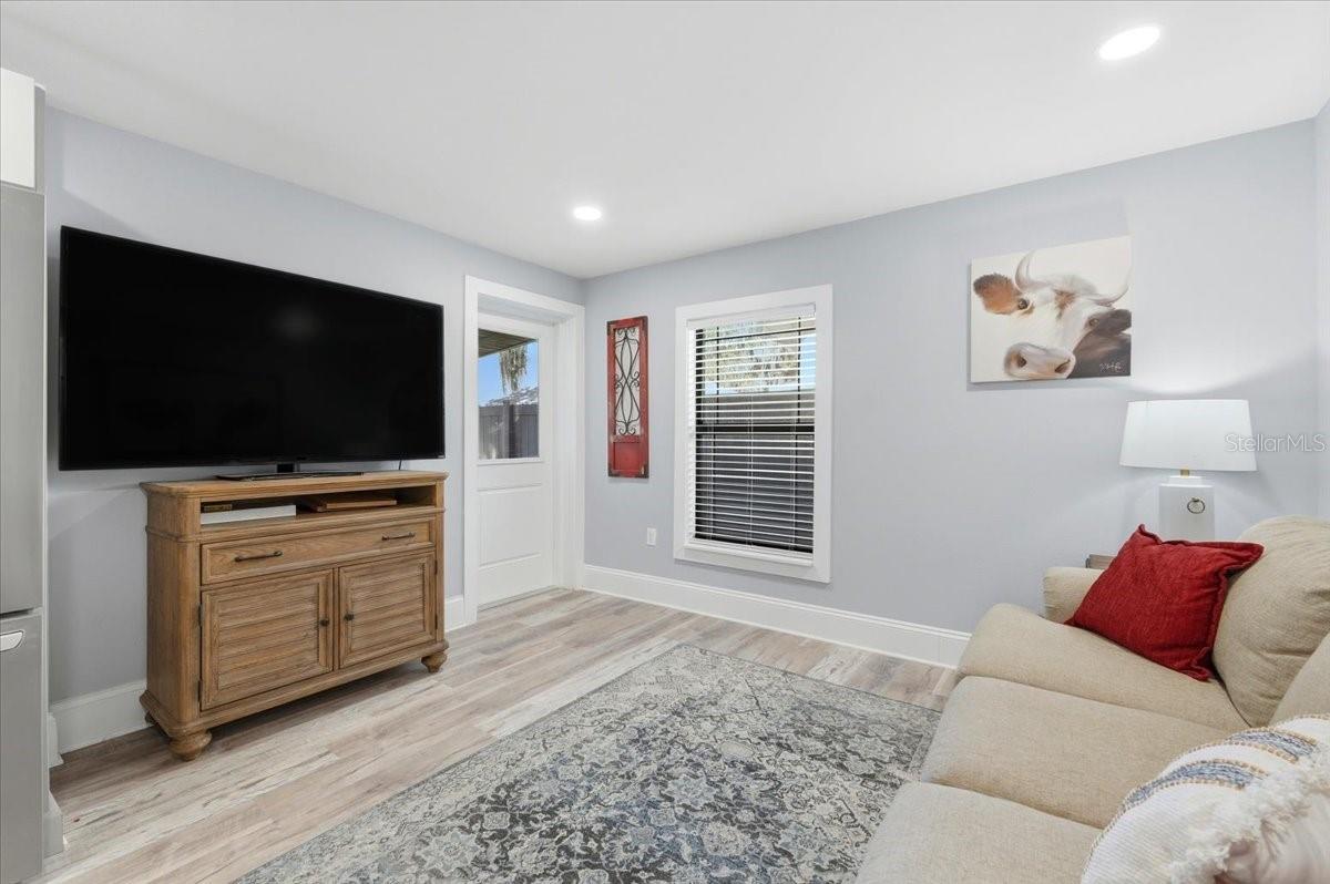 Image 57 of 77 For 12434 Lakeshore Drive