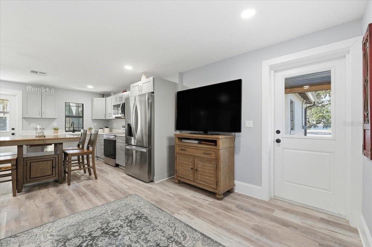 Image 59 of 77 For 12434 Lakeshore Drive