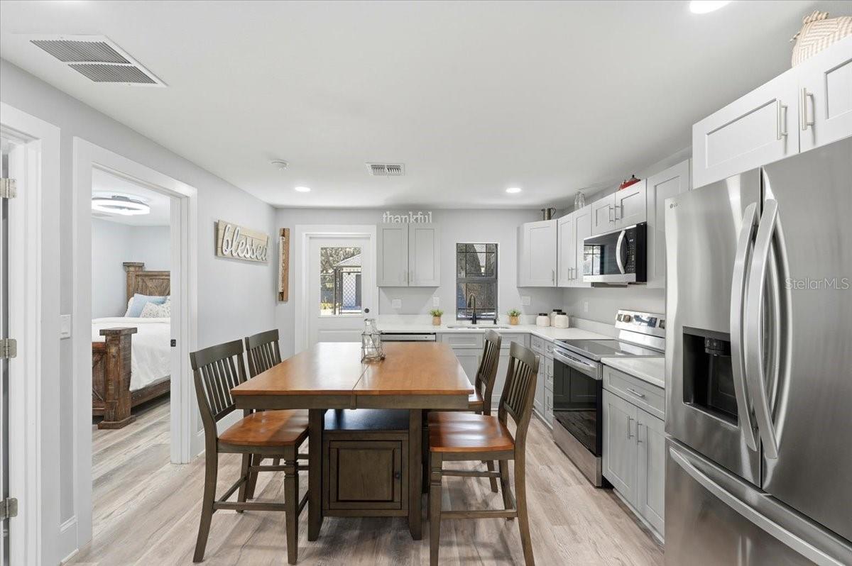 Image 61 of 77 For 12434 Lakeshore Drive