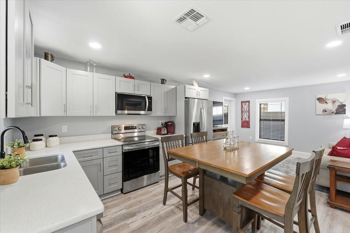 Image 62 of 77 For 12434 Lakeshore Drive