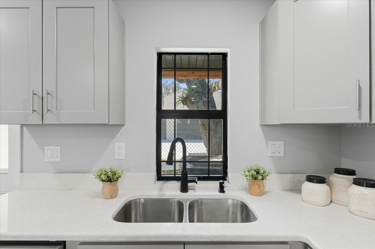 Image 63 of 77 For 12434 Lakeshore Drive