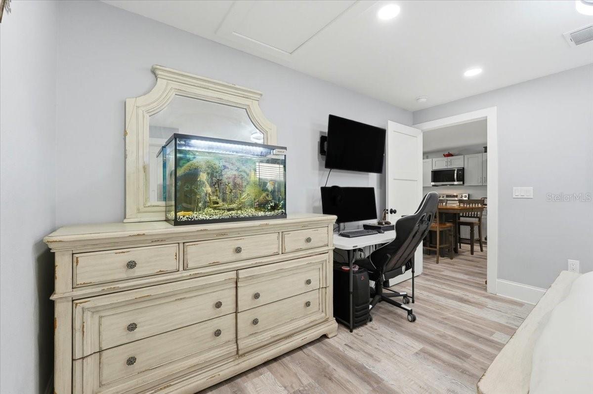 Image 64 of 77 For 12434 Lakeshore Drive