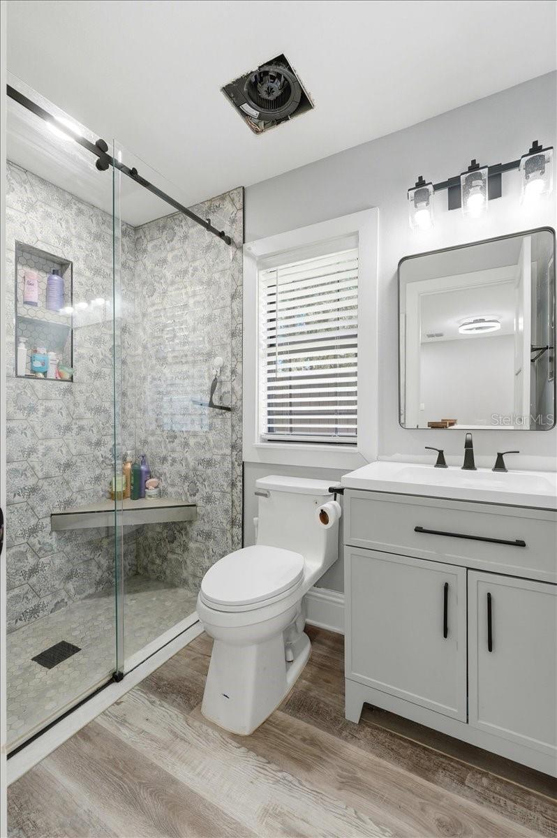 Image 70 of 77 For 12434 Lakeshore Drive