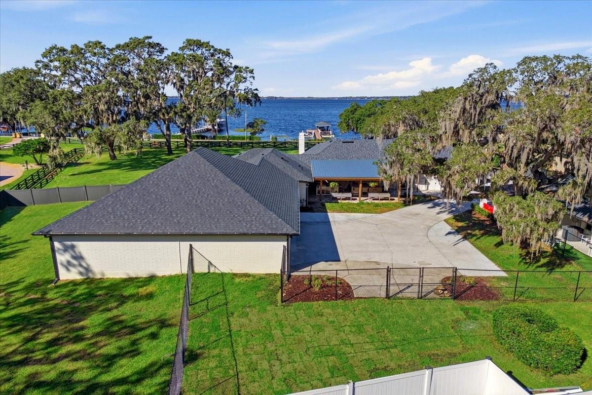 Image 74 of 77 For 12434 Lakeshore Drive