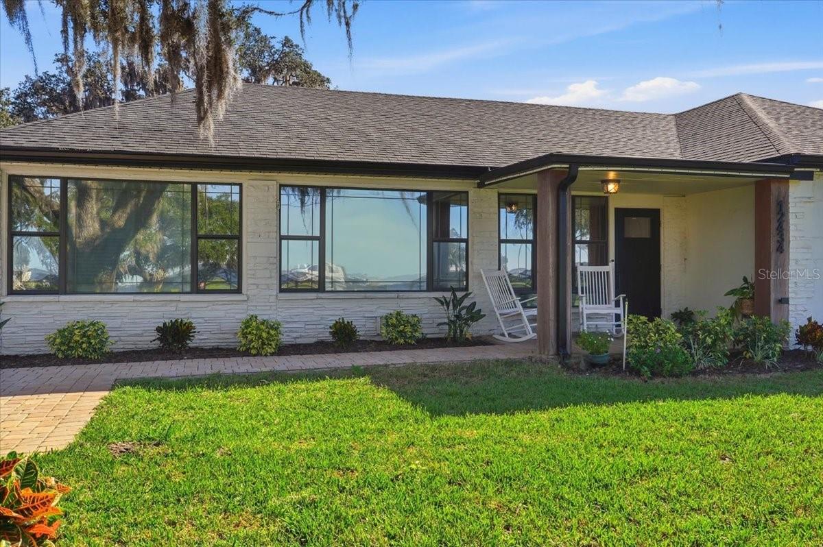 Image 9 of 77 For 12434 Lakeshore Drive