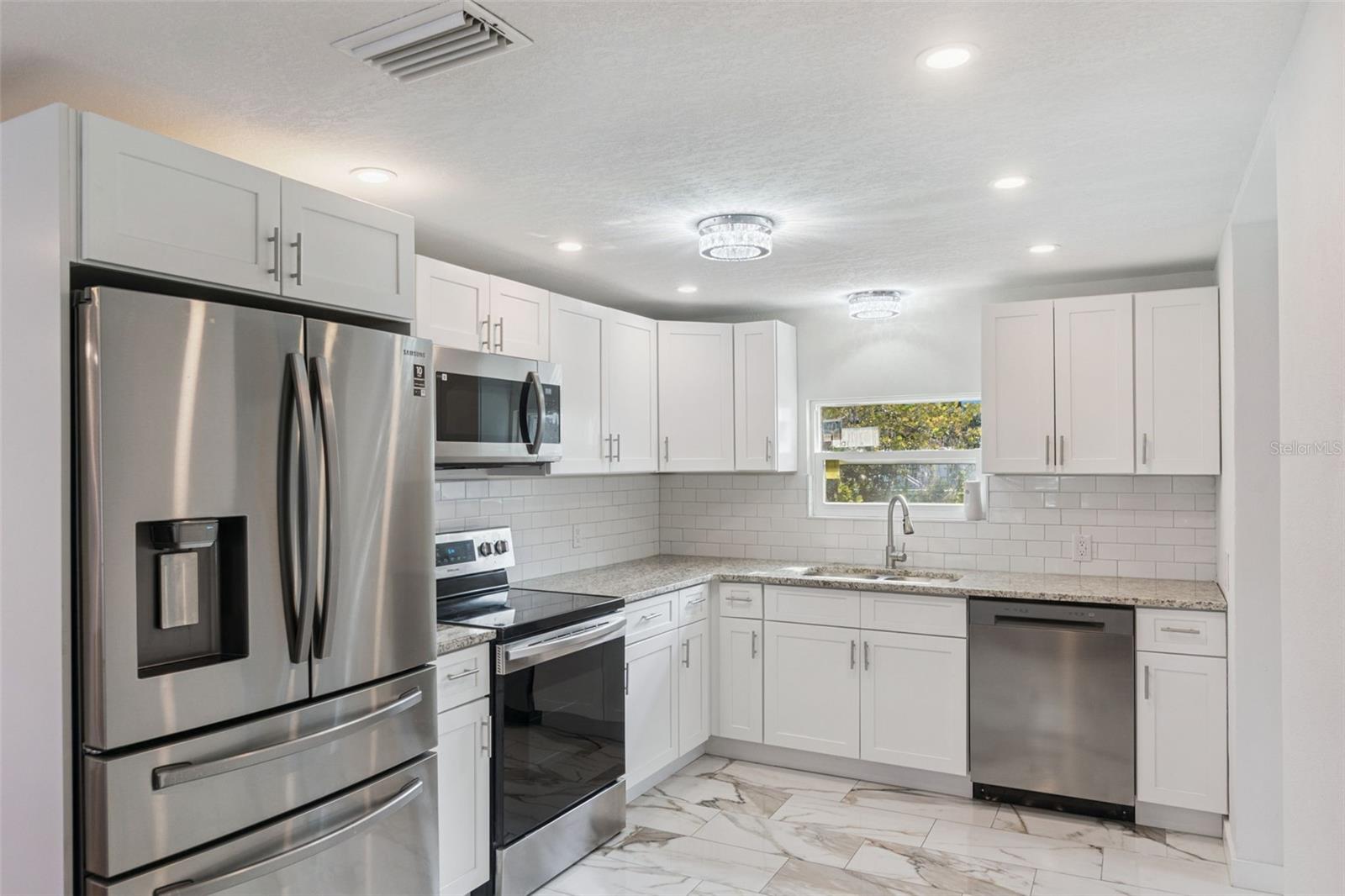 Image 8 of 32 For 126 Kensington Avenue