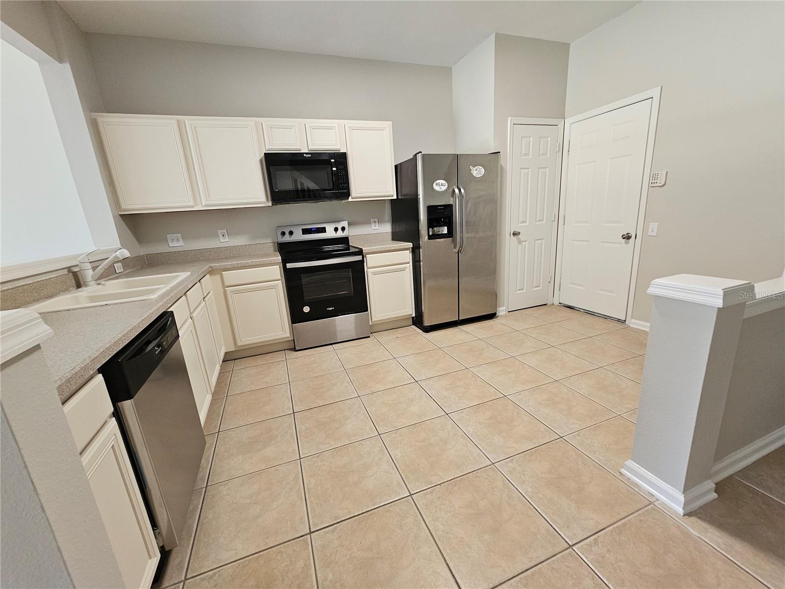 Image 6 of 17 For 6292 Twain Street 105