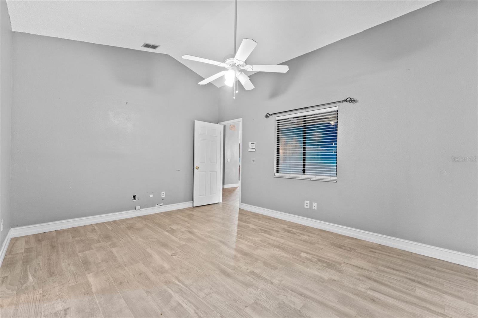 Image 10 of 25 For 152 River Chase Drive