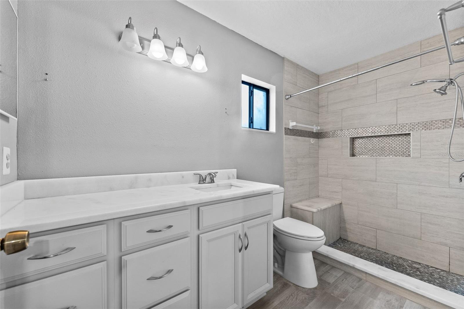 Image 12 of 25 For 152 River Chase Drive