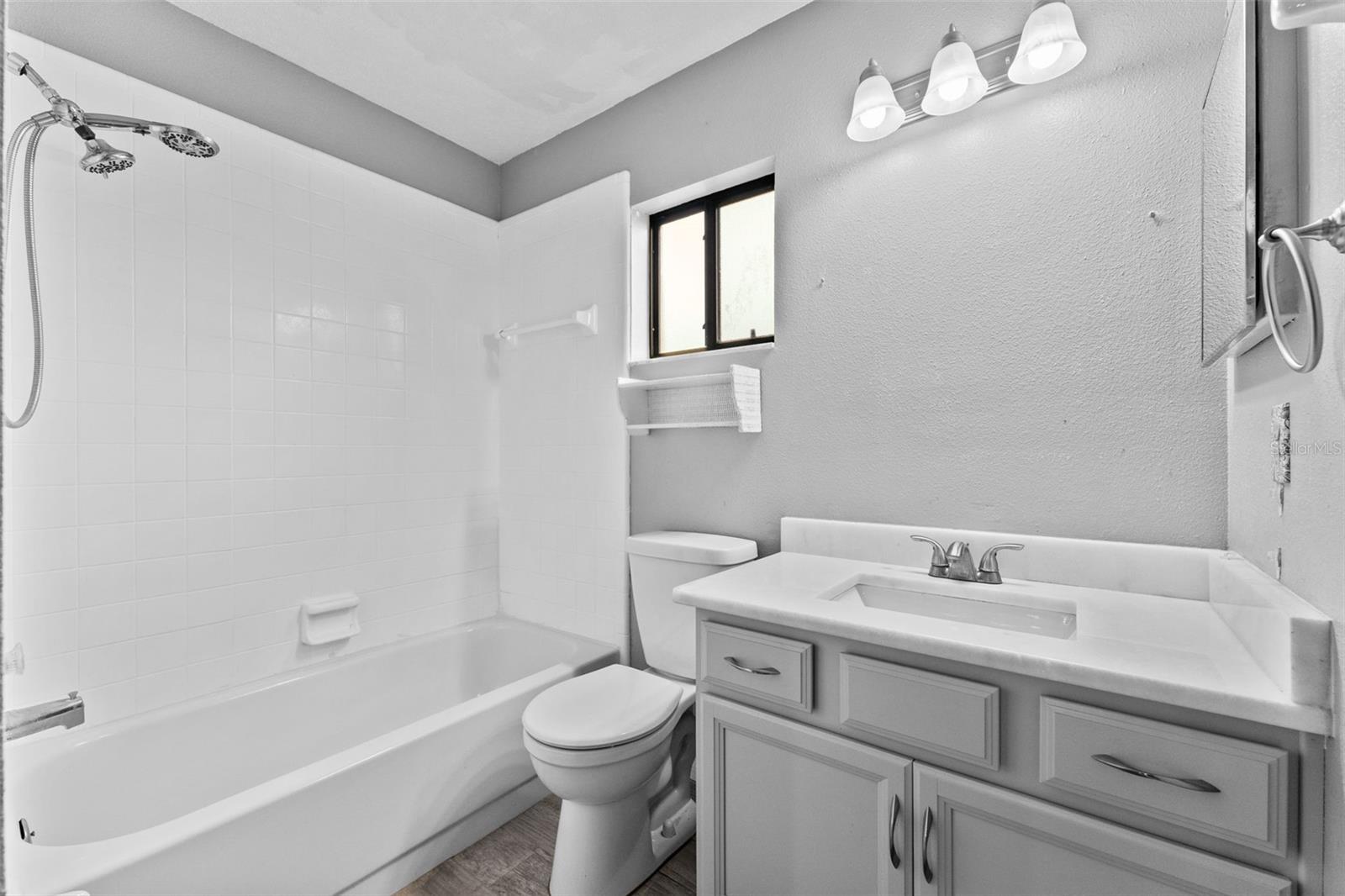 Image 15 of 25 For 152 River Chase Drive