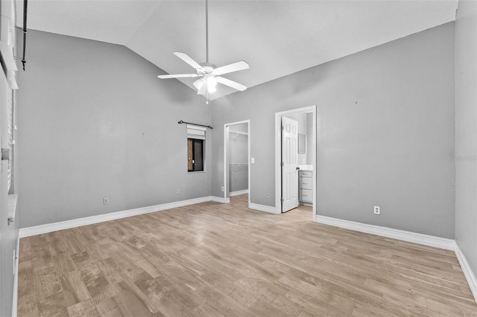 Image 9 of 25 For 152 River Chase Drive