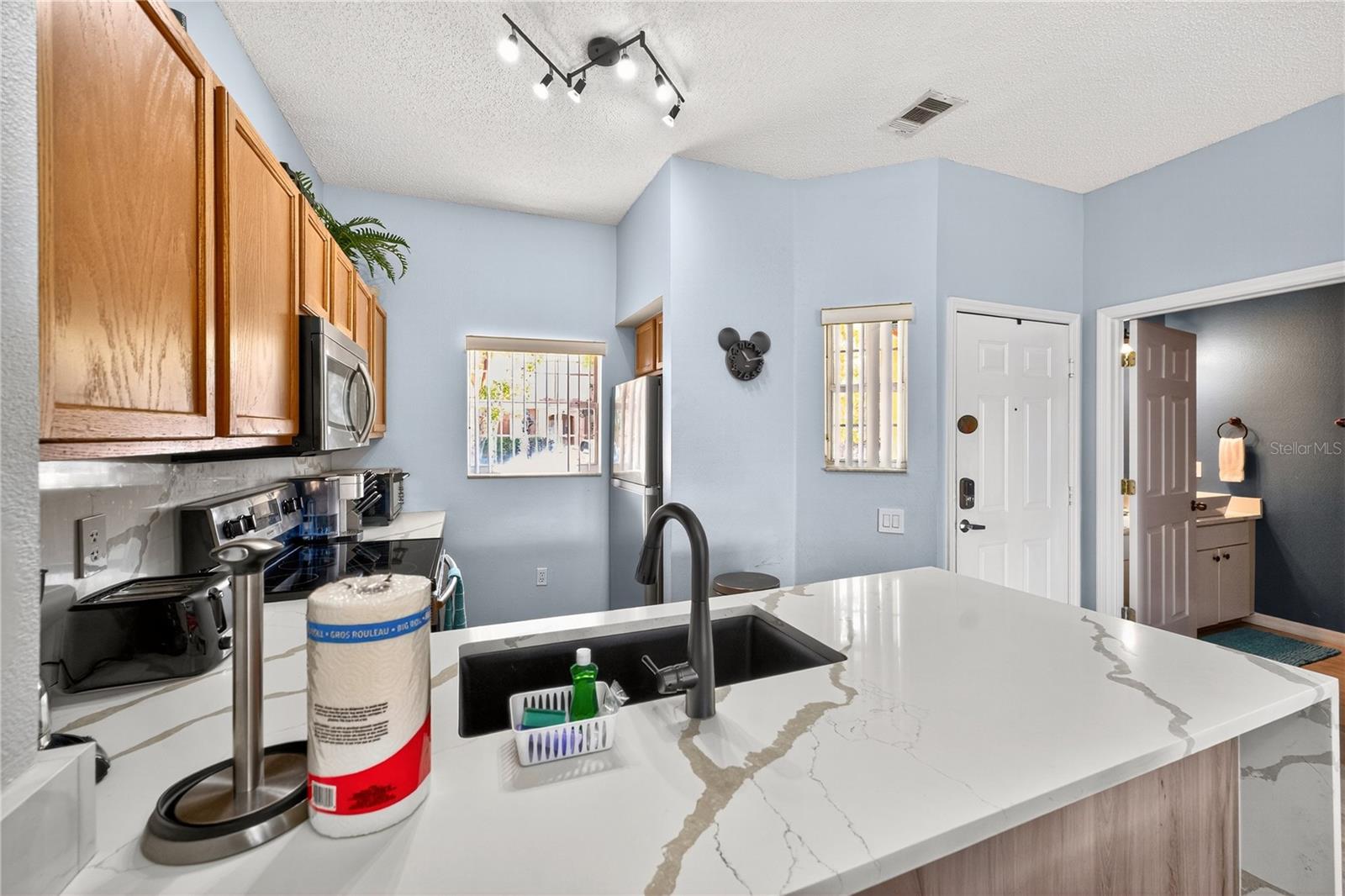 Image 11 of 48 For 136 Pompano Beach Dr