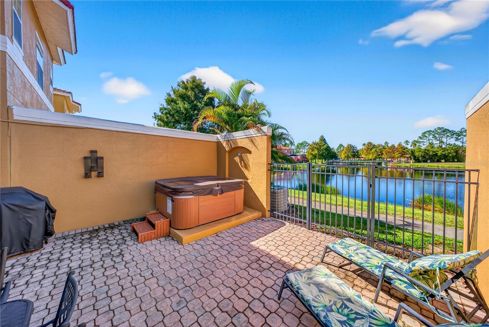 Image 21 of 48 For 136 Pompano Beach Dr