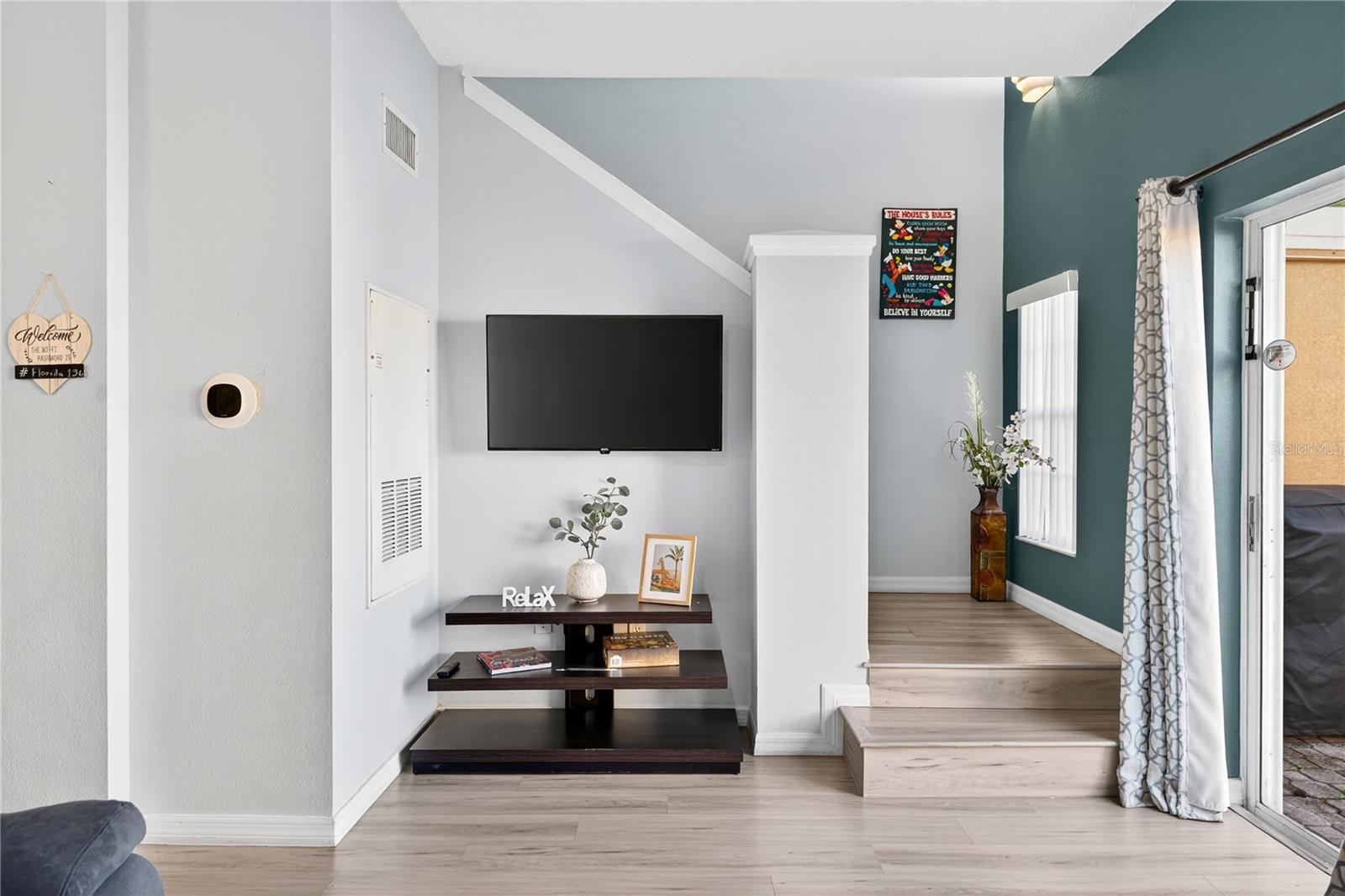 Image 25 of 48 For 136 Pompano Beach Dr