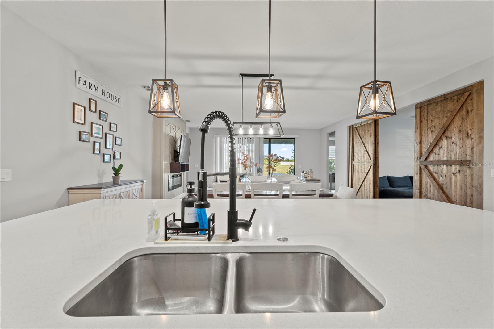 Image 15 of 51 For 2731 Rialto Court