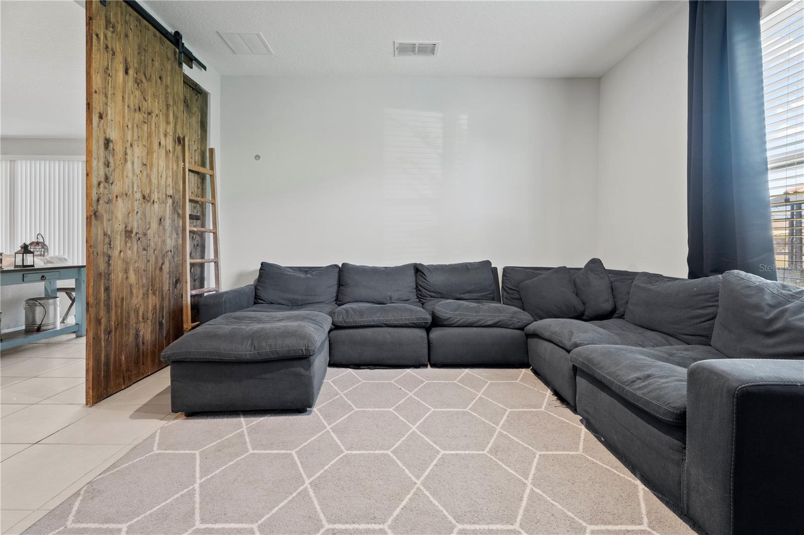 Image 19 of 51 For 2731 Rialto Court