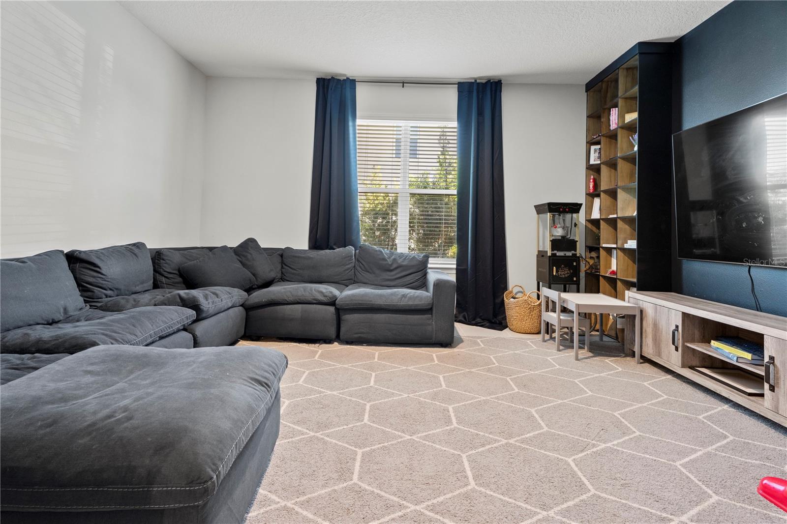 Image 21 of 51 For 2731 Rialto Court