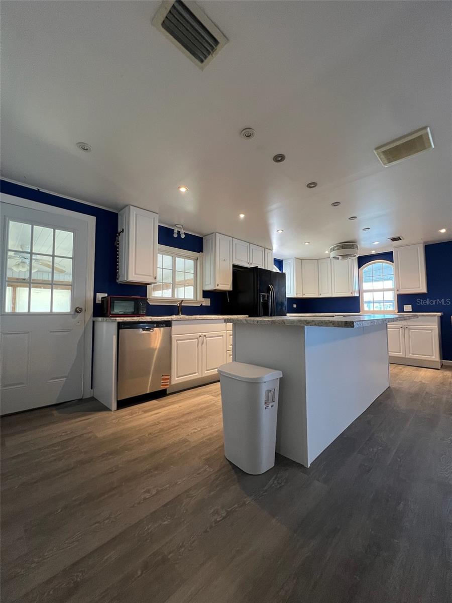 Image 10 of 42 For 6528 Roosevelt Drive