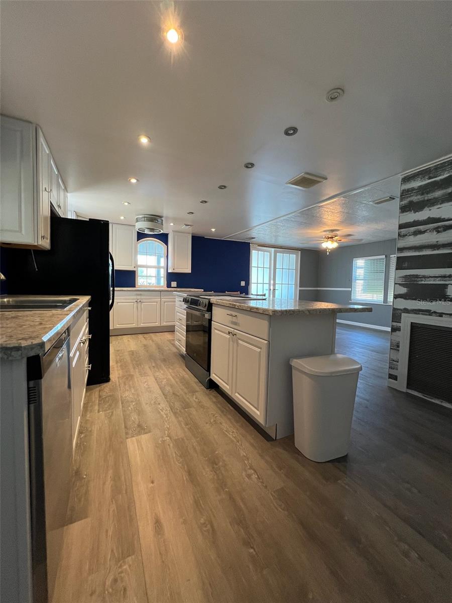 Image 14 of 42 For 6528 Roosevelt Drive