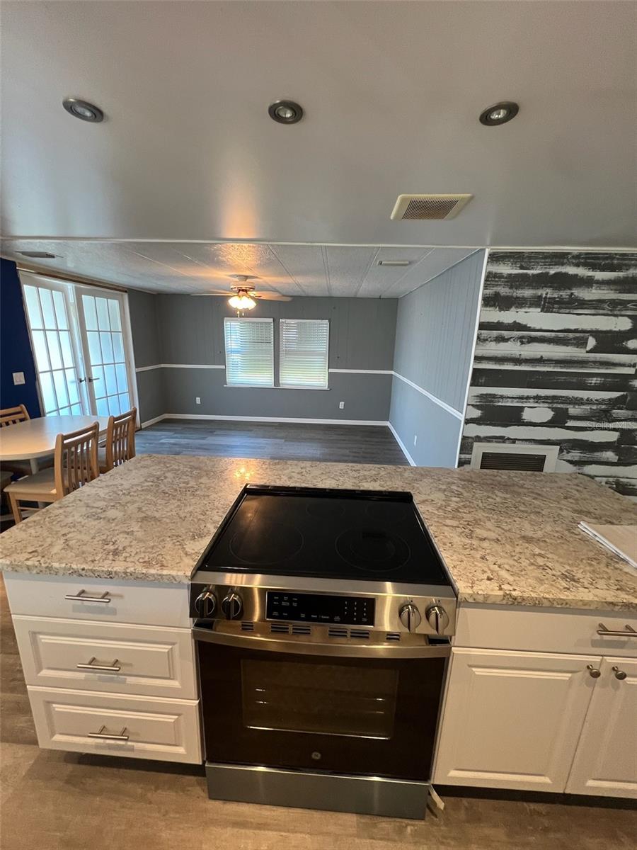 Image 15 of 42 For 6528 Roosevelt Drive