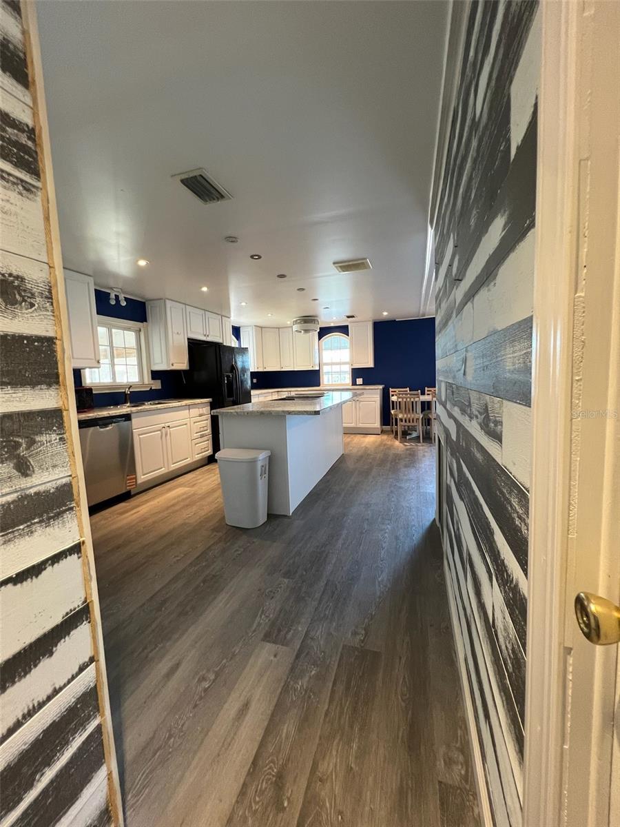 Image 22 of 42 For 6528 Roosevelt Drive