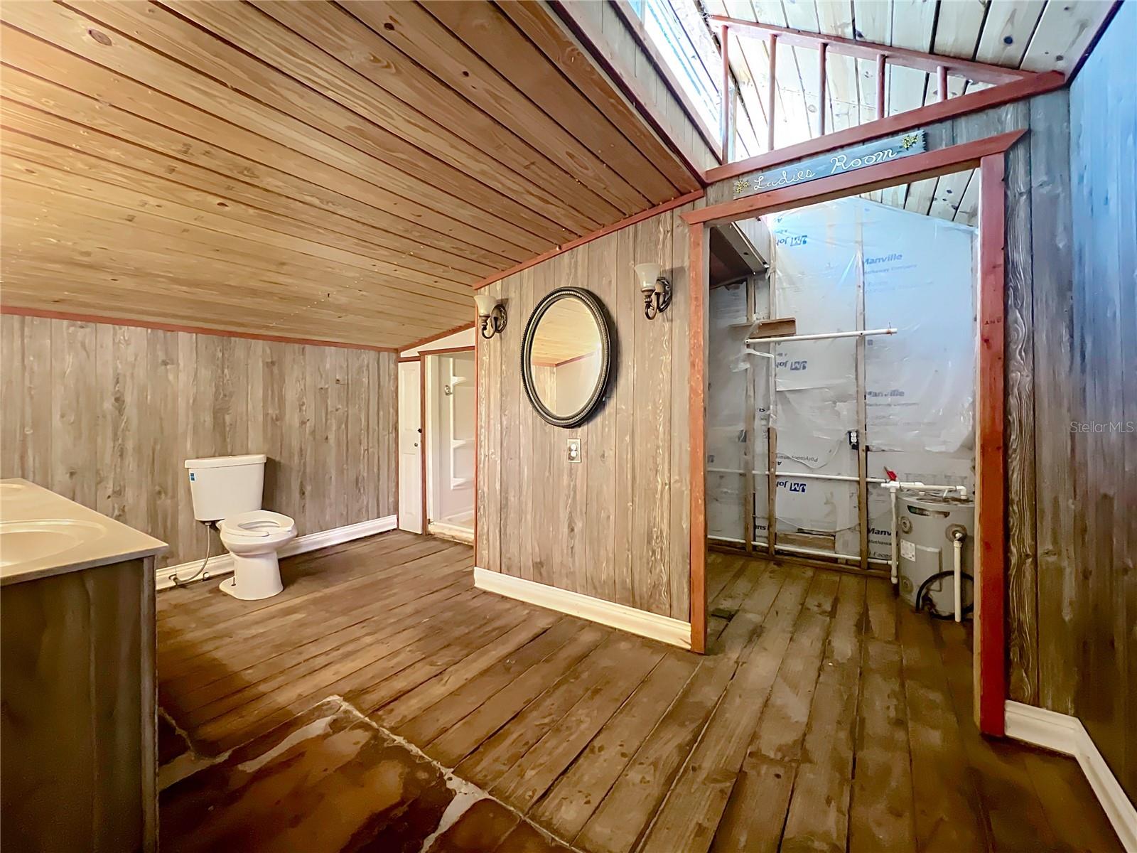 Image 15 of 33 For 16990 30th Court