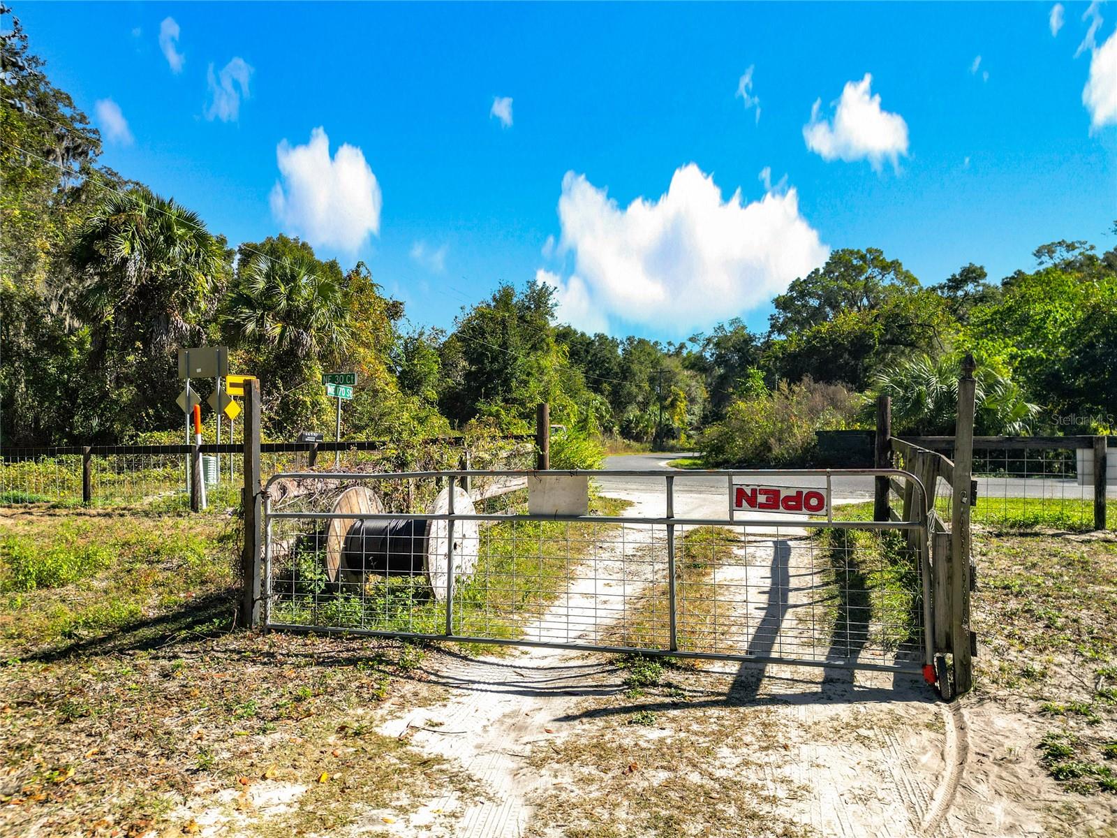 Image 22 of 33 For 16990 30th Court