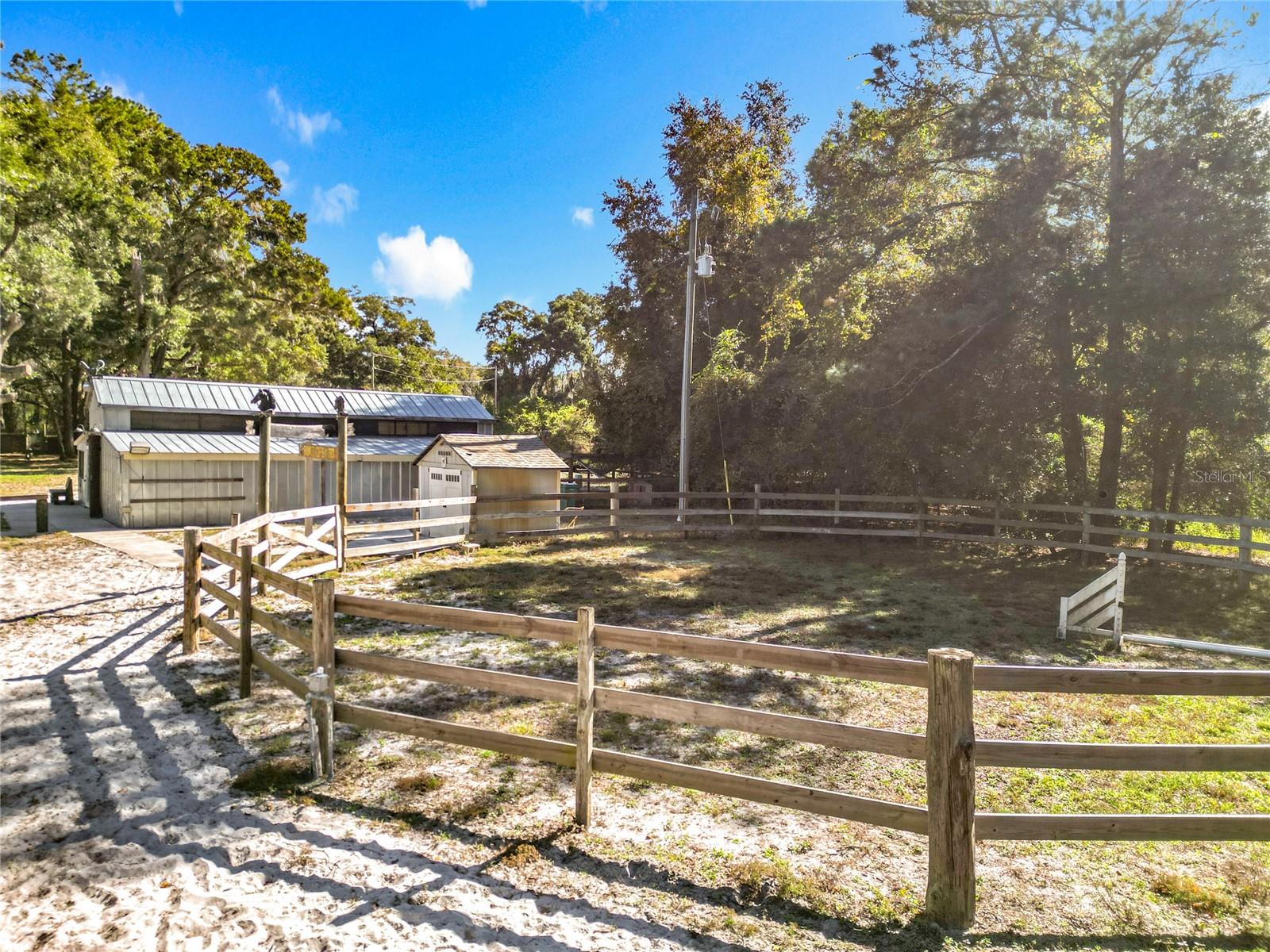 Image 26 of 33 For 16990 30th Court