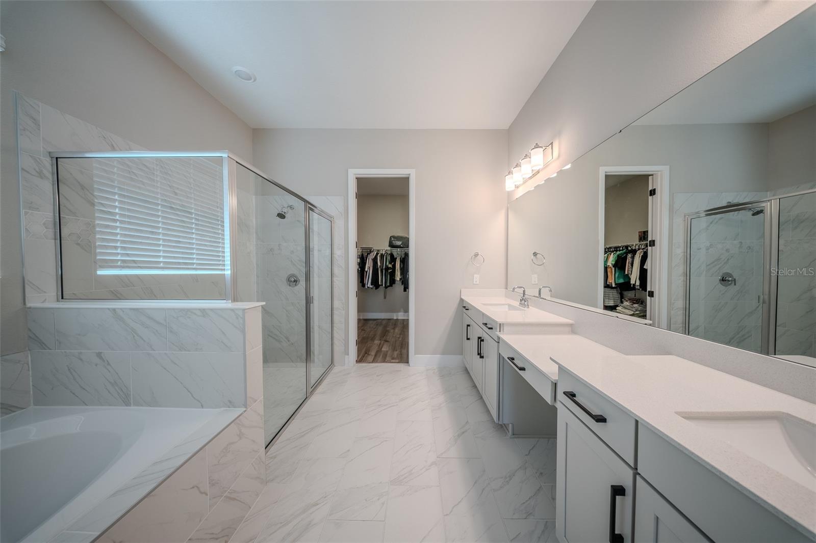 Image 23 of 27 For 16055 Silver Brook Way