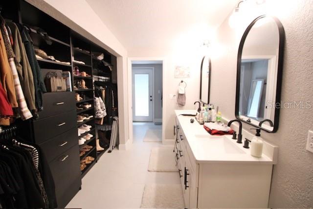 Image 17 of 34 For 230 Esther Street