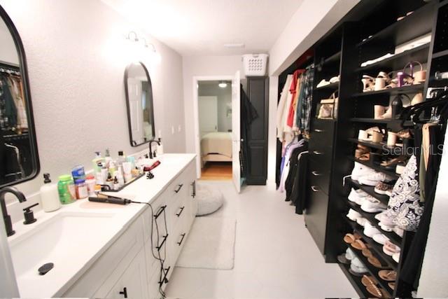 Image 19 of 34 For 230 Esther Street