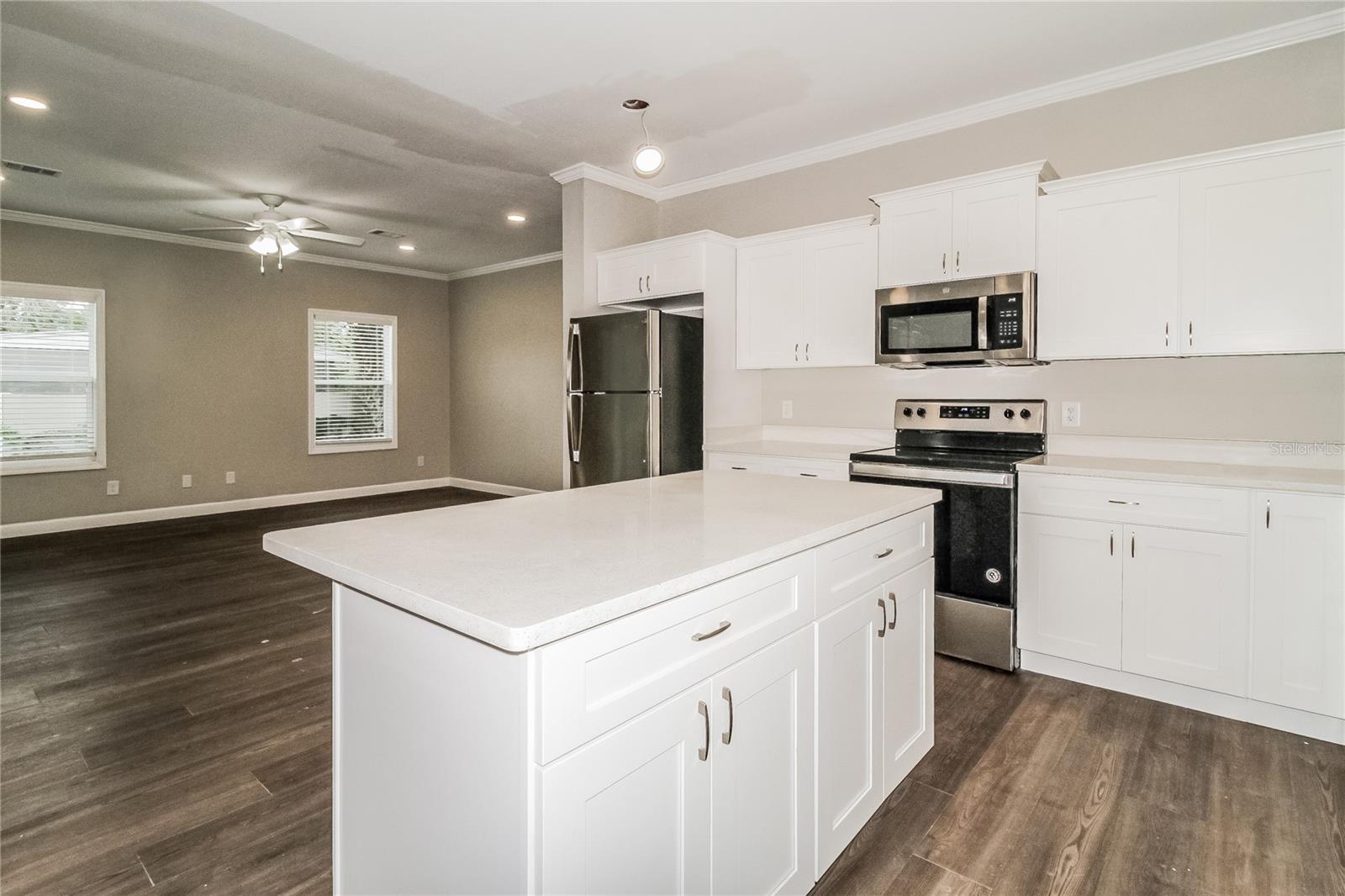 Image 5 of 16 For 5430 Rose Avenue