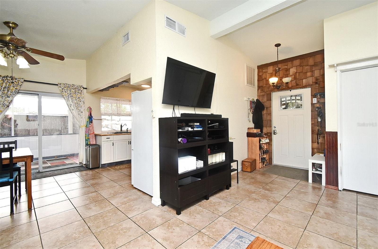 Image 33 of 37 For 31 Chip Court