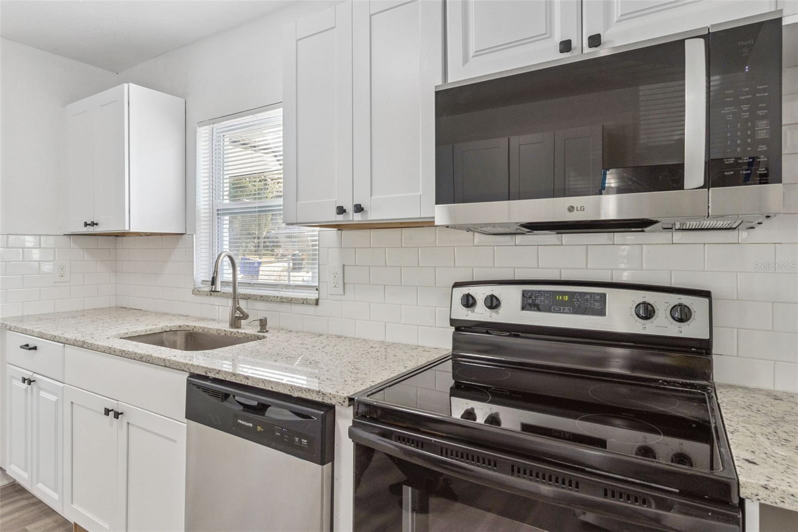 Image 10 of 33 For 301 Bassedena Circle N