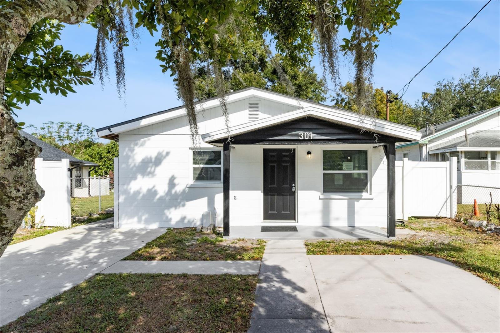 Image 2 of 33 For 301 Bassedena Circle N