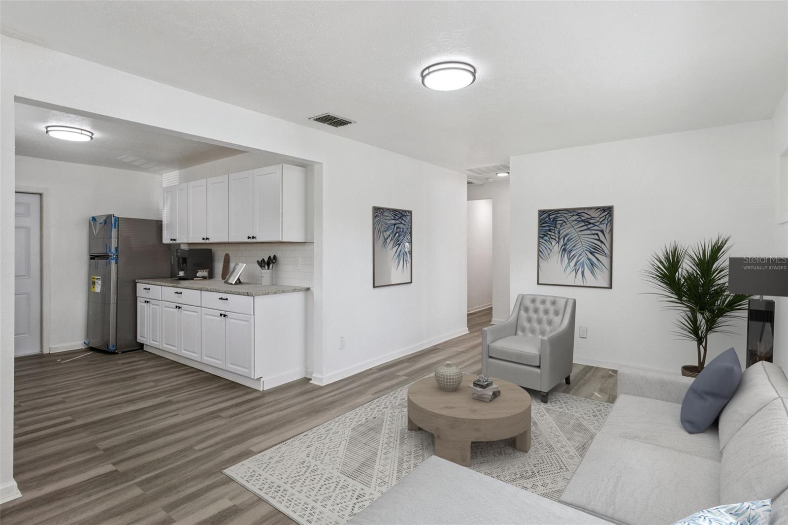 Image 3 of 33 For 301 Bassedena Circle N