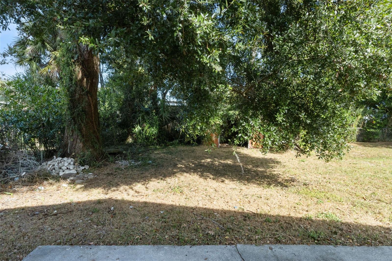 Image 30 of 33 For 301 Bassedena Circle N