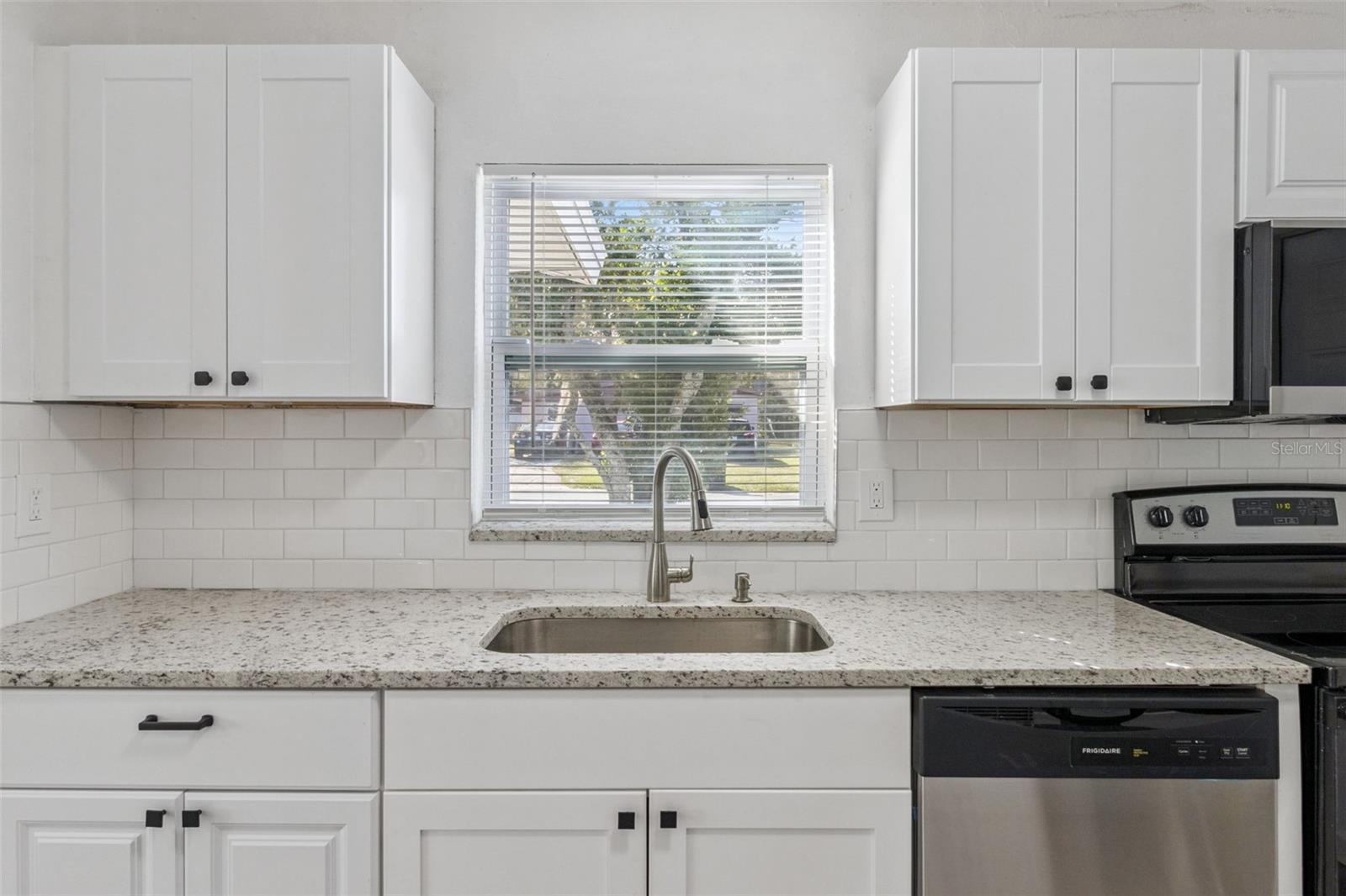 Image 9 of 33 For 301 Bassedena Circle N