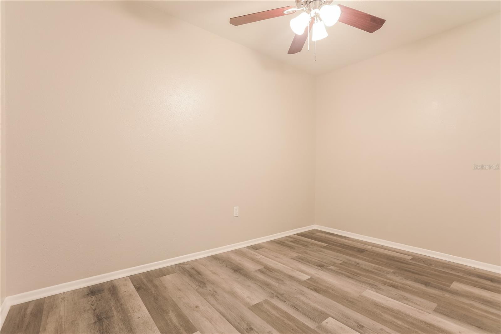 Image 12 of 16 For 250 Shade Avenue