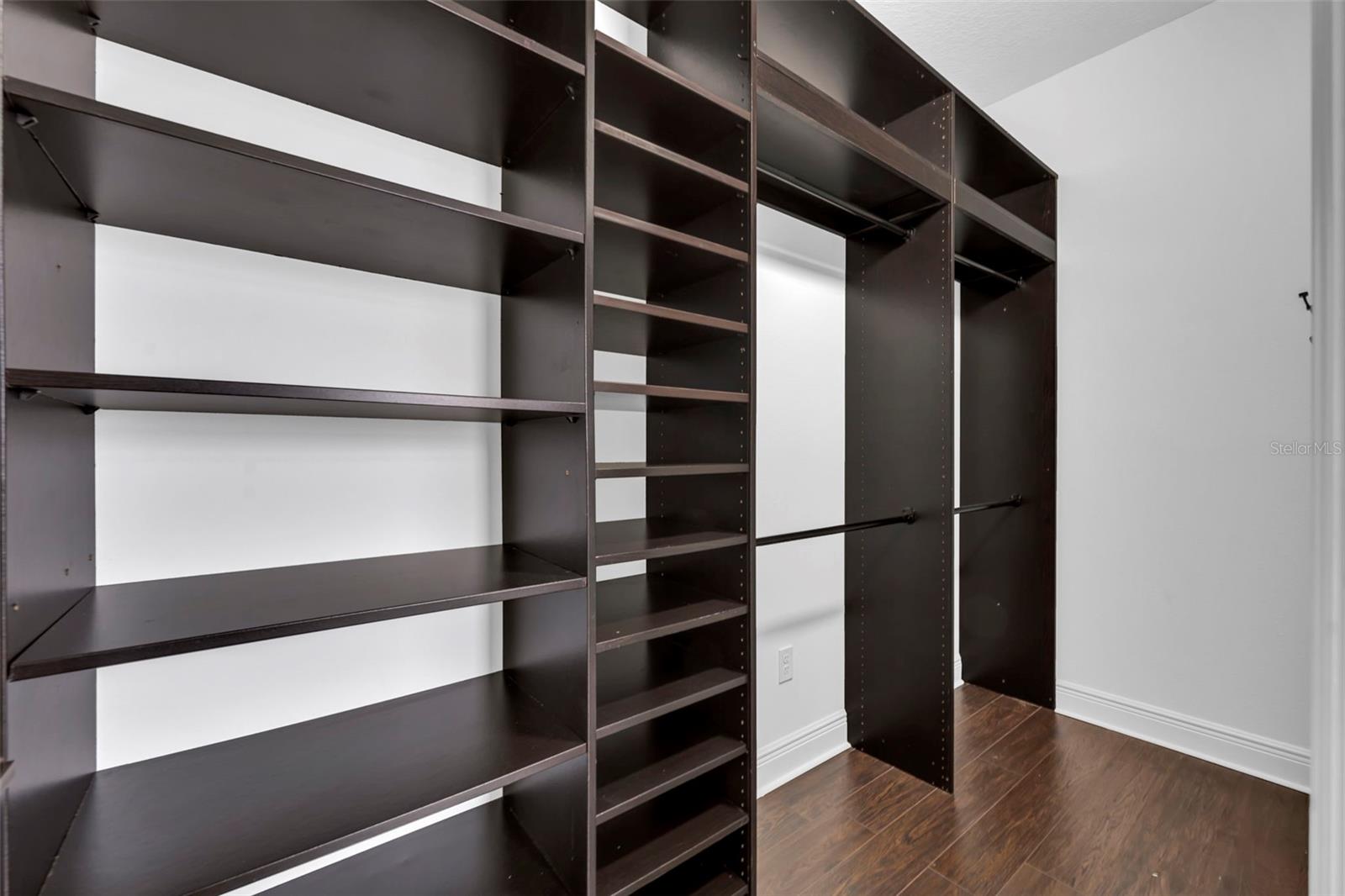 Image 22 of 38 For 2436 Lakeview Heights